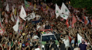 Lula anuncia pacote de benefícios em Belo Horizonte e desafia Flávio Bolsonaro na campanha