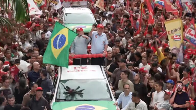 Lula em Belo Horizonte: promete fim das apostas, aumento de salário mínimo e fim da escala 6×1