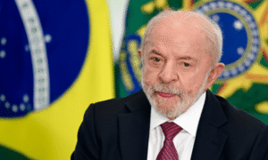 Zerar impostos federais sobre combustíveis é a medida de Lula mais bem avaliada entre cinco propostas testadas