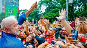 Lula celebra aprovação histórica do fim da escala 6×1 no Senado