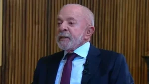 Lula defende fim da escala 6×1 e promete transporte gratuito no fim de semana
