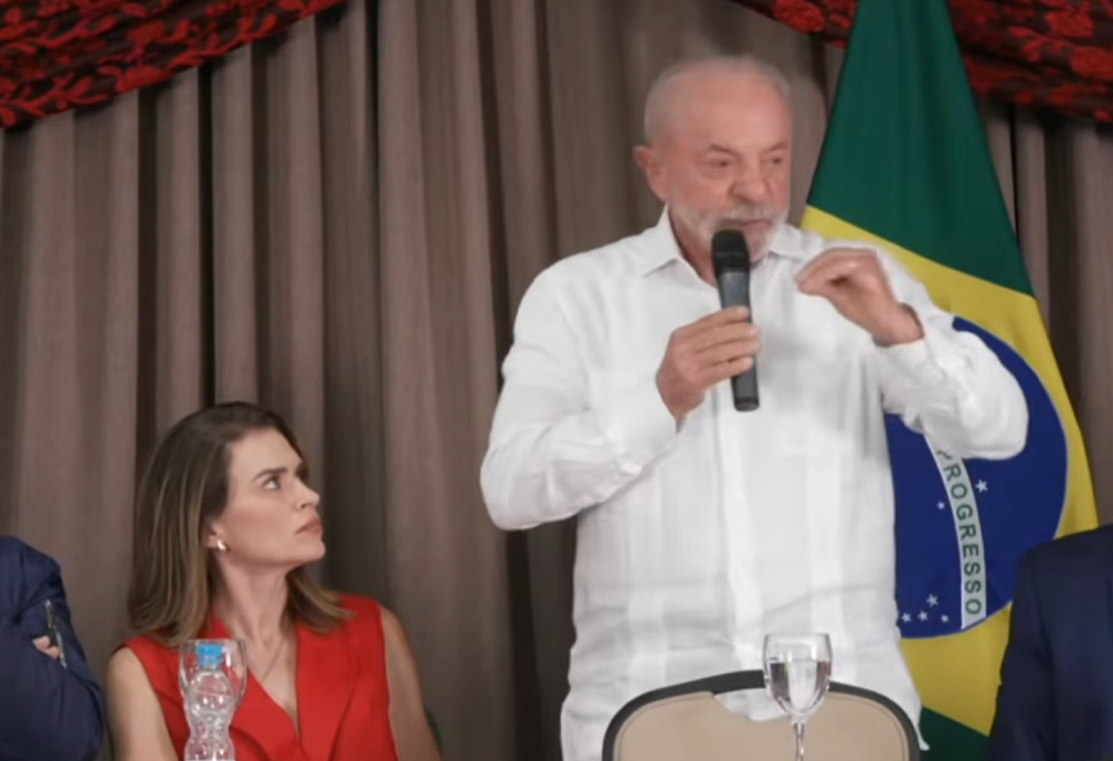 Lula reúne equipe para reforçar estratégia no segundo turno contra Flávio Bolsonaro