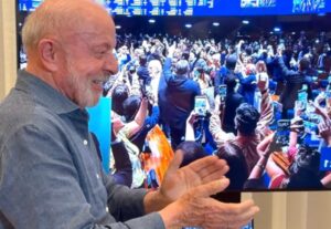 Lula comemora conquista histórica do fim da escala 6×1: ‘Isso veio para ficar’