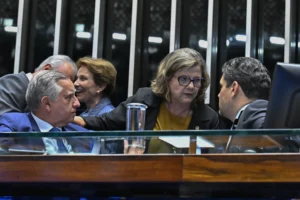 Lula cobra posição de Flávio sobre fim da escala 6×1 no Senado; debate intenso continua