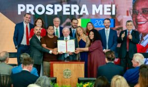 Lula anuncia pacote de 5 medidas para beneficiar 17 milhões de microempreendedores individuais