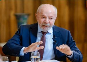 Lula anuncia socorro a MEIs no SBT e desafia Flávio a quebrar sigilos