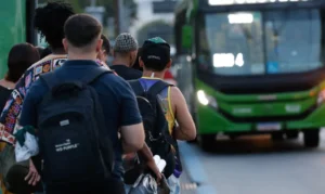 Lula anuncia PEC para zerar tarifa de transporte público nos fins de semana
