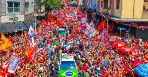 Lula bate recordes em pesquisas e chega ao primeiro turno com vantagem decisiva