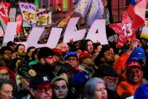 Lula chega a Porto Alegre nesta segunda para ato de campanha no Centro Histórico