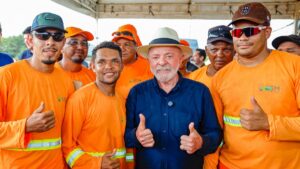 Com Lula, desemprego de longa duração cai de 3,8 milhões para 1 milhão
