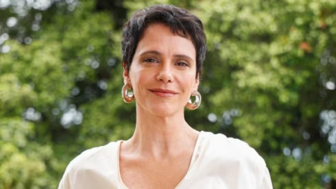 Malu Galli marca estreia como cantora aos 54 anos com homenagem a Luiz Melodia