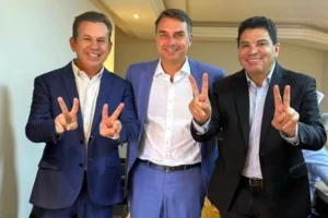 Aliado de Flávio Bolsonaro defende jornadas de 16 horas e rejeita fim da escala 6×1