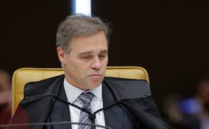Mendonça censura vídeo de Lula que critica cortes de Flávio em programas sociais