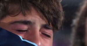 Último jogo de Messi: filhos choram emocionados e crescimento chama atenção da web