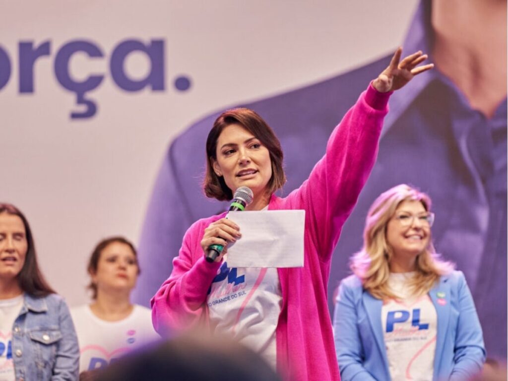Michelle Bolsonaro se manifesta após derrota de Flávio: mensagem de fé intriga apoiadores