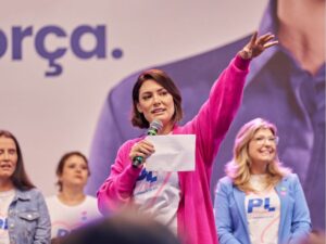 Michelle Bolsonaro se manifesta após derrota de Flávio: mensagem de fé intriga apoiadores