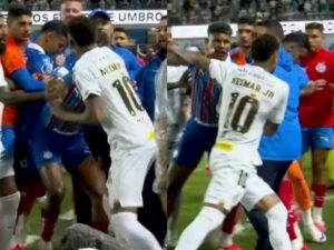 Neymar é expulso após briga com Rodrigo Nestor e ameaça procurar rival depois do jogo
