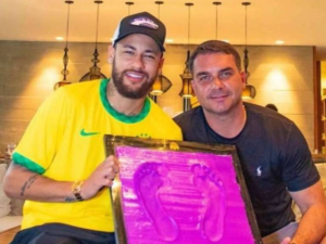 Neymar grava vídeo polêmico com deputado e reforça apoio a Flávio Bolsonaro