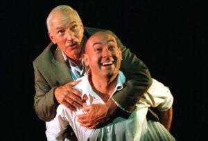 Filho de Patrick Stewart se pronuncia após morte do lendário ator com foto emocionante