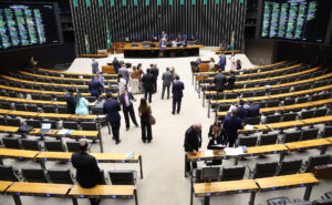 PL elege 121 deputados e conquista maior bancada da Câmara desde 1990