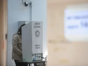 Direita vence em 475 de 497 cidades do Rio Grande do Sul e conquista três senadores