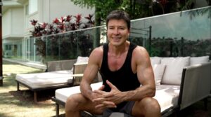 Rodrigo Faro comemora 53 anos vivendo nova fase com volta à Globo e vício em calistenia