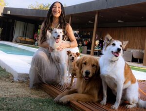 Sabrina Sato estreia reality vertical com seus cães e segue na ativa grávida