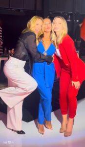 Carla Perez, Sheila Mello e Scheila Carvalho se reencontram e fazem fãs enlouquecerem