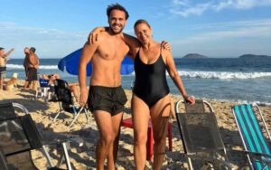 Filho de Pedro Bial bombardo nas redes ao lado da mãe Giulia Gam: que sósia do pai!