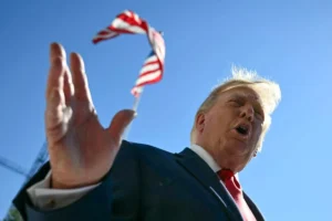 Trump chama Prêmio Nobel da Paz de ‘corrupto’ após prêmio a Navi Pillay e sanciona TPI