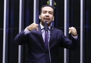 TSE derruba restrição e canal Exército do Lula segue de pé na campanha