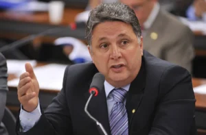 TSE decide que votos para Anthony Garotinho serão anulados nas eleições