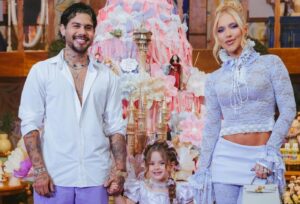 Virginia e Zé Felipe posam juntos na festa de Maria Flor e fãs pedem reaproximação